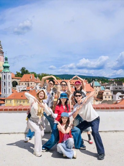 太好了，是正常人，我们有救了